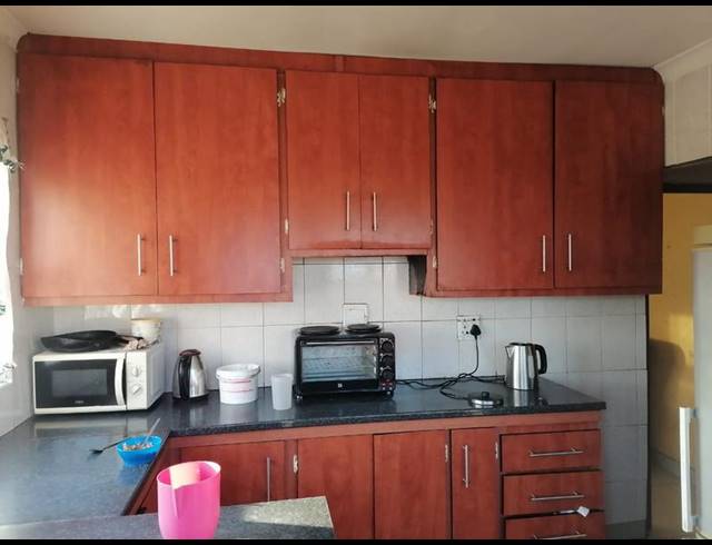 2 BEDROOM HOUSE FOR SALE IN UMLAZI L